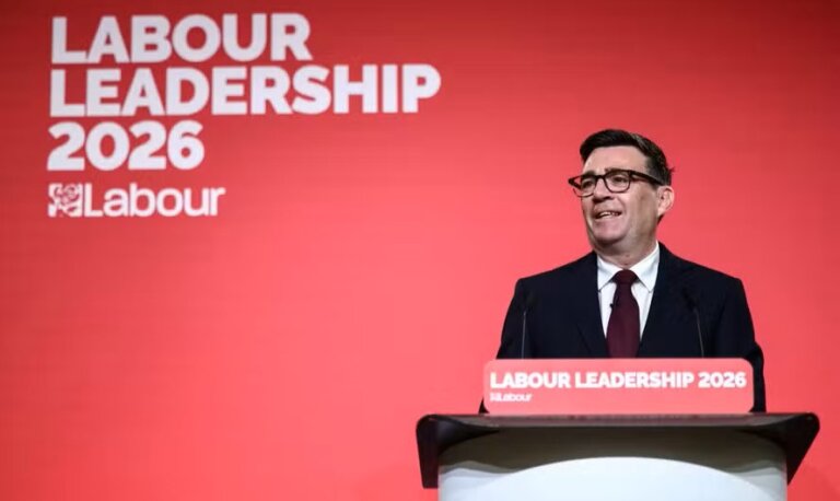 andy-burnham-assume-lideranca-trabalhista-antes-de-substituir-starmer-em-reino-unido