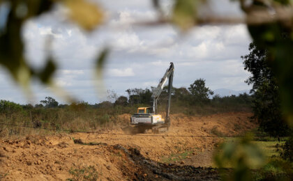 secretaria-de-agricultura-promove-limpeza-do-canal-cambaiba-–-o-diario-fluminense