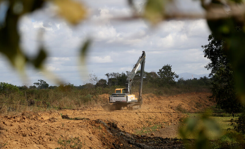 secretaria-de-agricultura-promove-limpeza-do-canal-cambaiba-–-o-diario-fluminense
