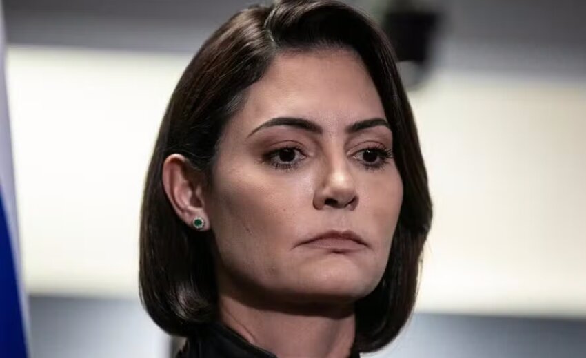 michelle-bolsonaro-e-seu-enteado,-o-pre-candidato-a-presidencia,-flavio-bolsonaro-(pl).