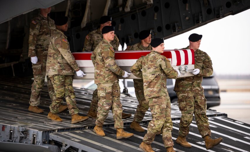 ataque-do-ira-a-jordania-mata-dois-militares-dos-eua-e-deixa-um-desaparecido