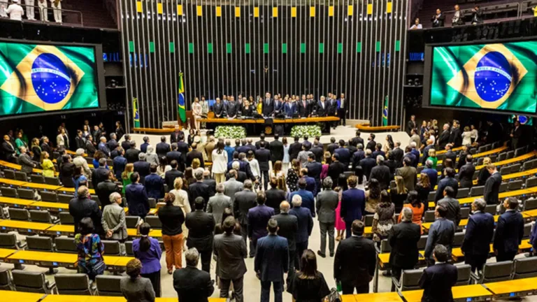 partidos-perdem-1,5-milhao-de-jovens-e-veem-filiacao-despencar-em-brasil