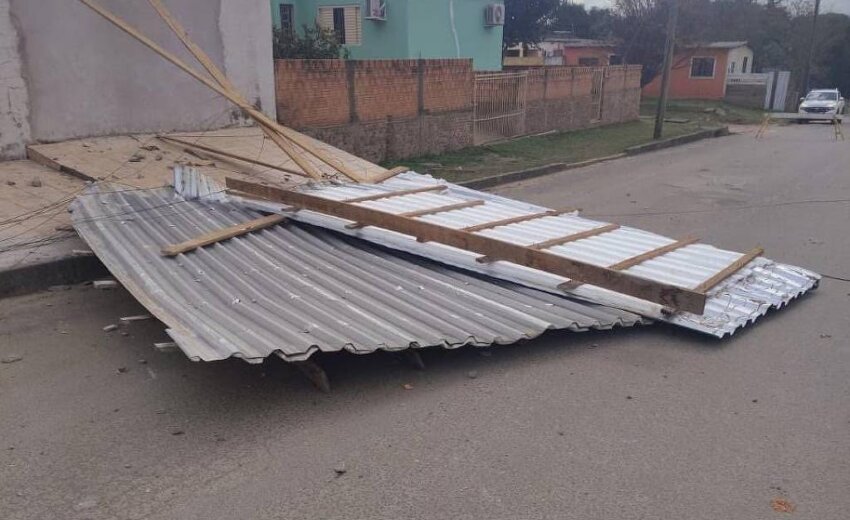 temporais-deixam-18-cidades-do-rs-com-telhados-danificados-e-moradores-desalojados