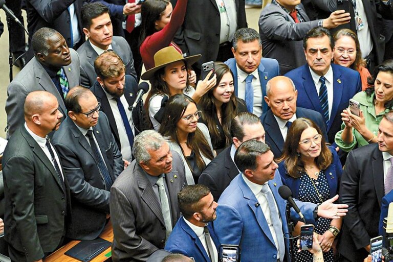 direita-se-divide-em-seis-estados-e-ameaca-maioria-bolsonarista-em-senado