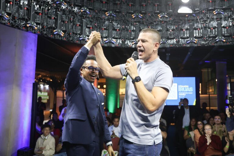 douglas-ruas-promete-ampliar-apoio-as-maes-atipicas-durante-agenda-em-rio