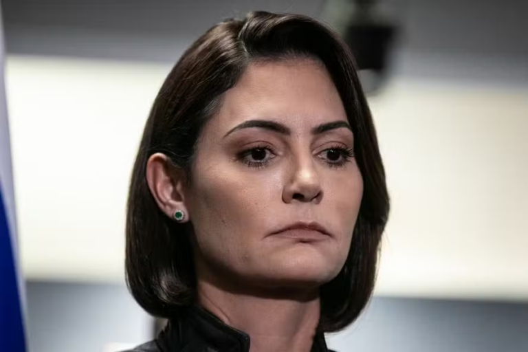 michelle-aparece-em-2°-para-o-senado-no-df;-saiba-quem-e-o-1°