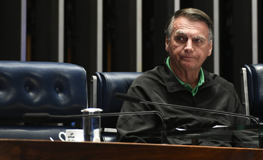 ?abin-paralela”:-moraes-arquiva-investigacao-contra-bolsonaro,-mas-mantem-sobre-carlos