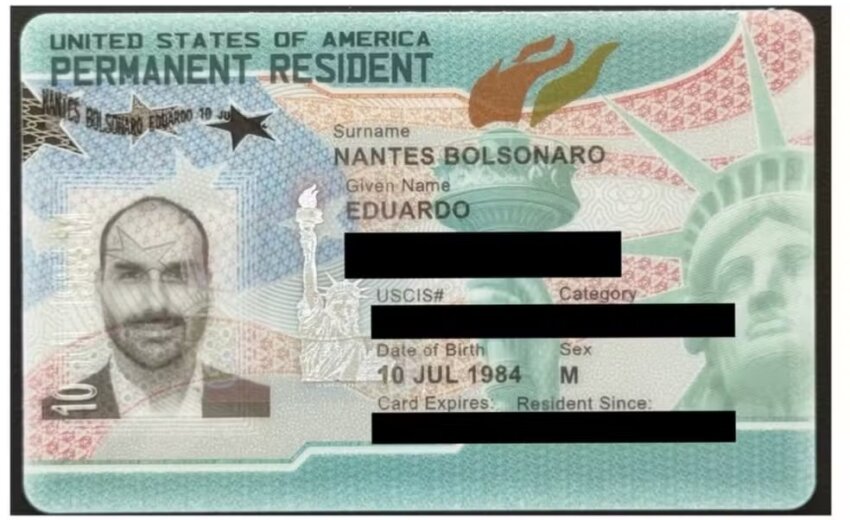 eduardo-ganhou-green-card-por-“habilidades-extraordinarias”,-diz-paulo-figueiredo