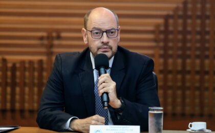couto-freia-canetadas-e-promove-alteracoes-pontuais-na-maquina-publica