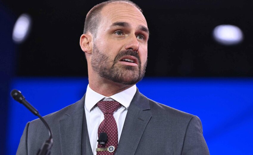 eduardo-bolsonaro-e-demitido-da-pf-por-abandono-de-cargo