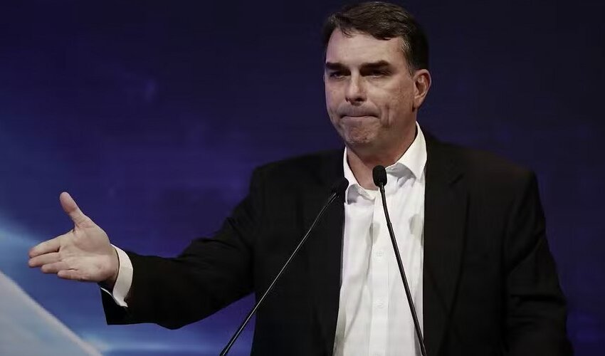 aliados-de-flavio-bolsonaro-monitoram-publicitario-ligado-a-vorcaro-apos-recado-sobre-politicos