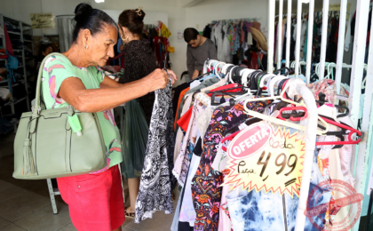 bazar-da-coesa-une-solidariedade-e-economia-com-pecas-a-partir-de-r$-2-–-jornal-do-estado-do-rio-de-janeiro