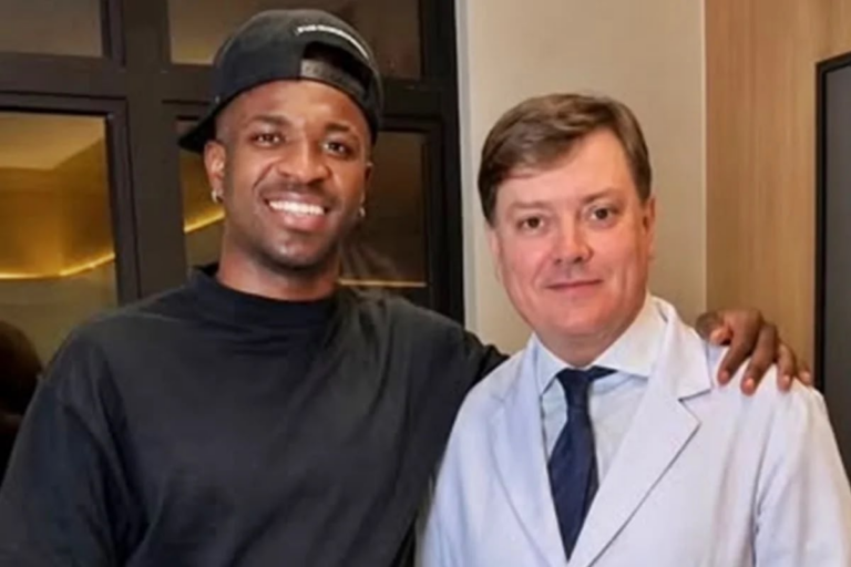 medico-que-fez-harmonizacao-facial-em-vini-jr.-apaga-foto-com-o-jogador-das-redes