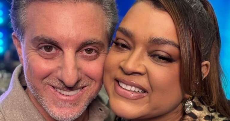 em-documentario-do-globoplay,-luciano-huck-conta-beijo-triplo-com-preta-gil