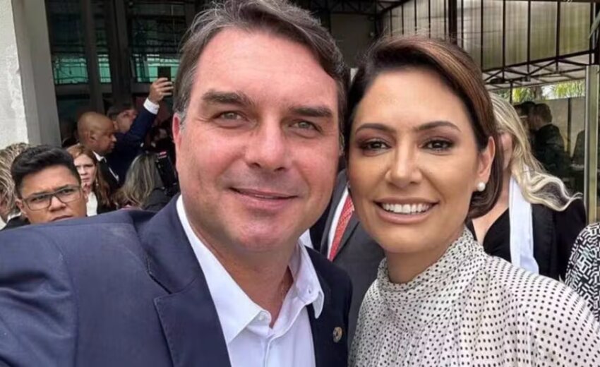gesto-que-michelle-espera-e-que-flavio-divida-poder-machismo-deixara?…-–-veja-mais-em-https://noticiasuolcombr/colunas/leonardo-sakamoto/2026/07/21/gesto-que-michelle-espera-e-que-flavio-divida-poder-machismo-deixara.htm?cmpid=copiaecola