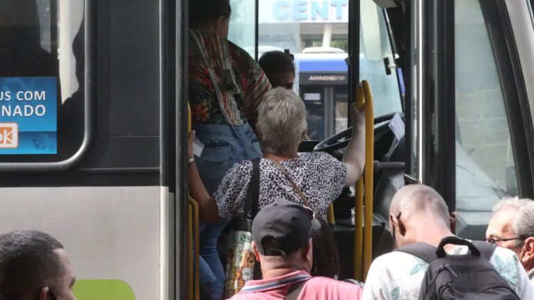 rodoviarios-e-empresas-voltam-a-mesa-de-negociacao-no-trt