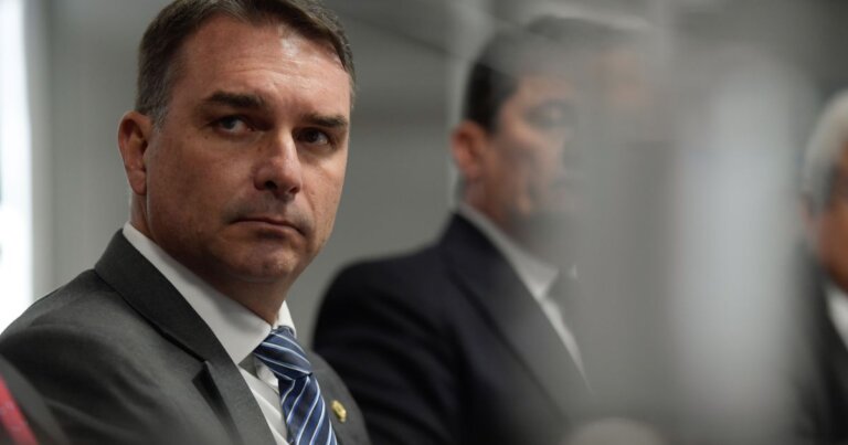 pp-e-uniao-brasil-ficam-neutros-e-deixam-flavio-bolsonaro-sem-palanque-nacional
