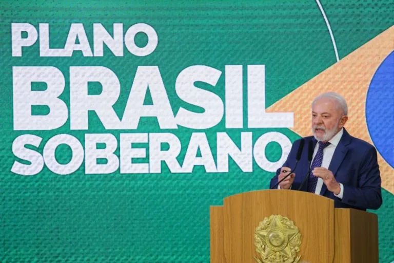 lula-assina-mp-de-r$-18,5-bilhoes-para-empresas-atingidas-por-tarifaco-dos-eua