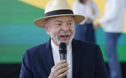 pt-usa-tarifaco-de-trump,-pix-e-terras-raras-para-mirar-flavio-bolsonaro-nas-redes