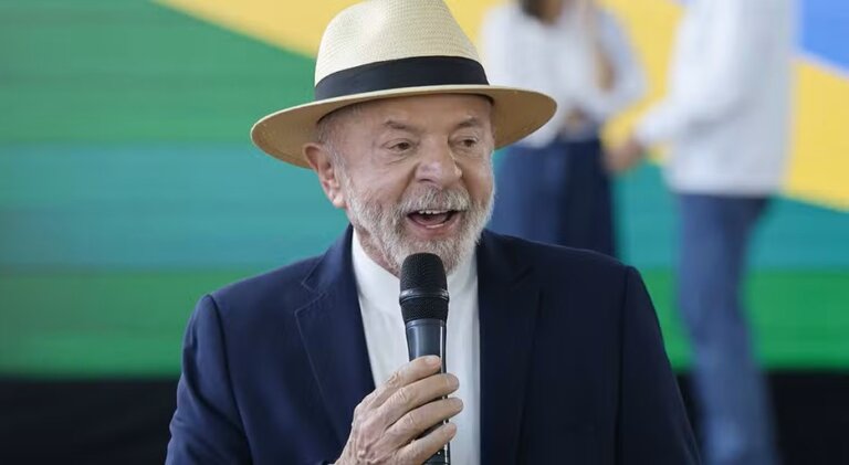 pt-usa-tarifaco-de-trump,-pix-e-terras-raras-para-mirar-flavio-bolsonaro-nas-redes