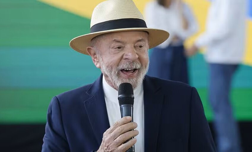 pt-usa-tarifaco-de-trump,-pix-e-terras-raras-para-mirar-flavio-bolsonaro-nas-redes