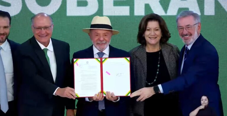 entenda-as-acoes-do-governo-lula-para-conter-o-impacto-do-tarifaco
