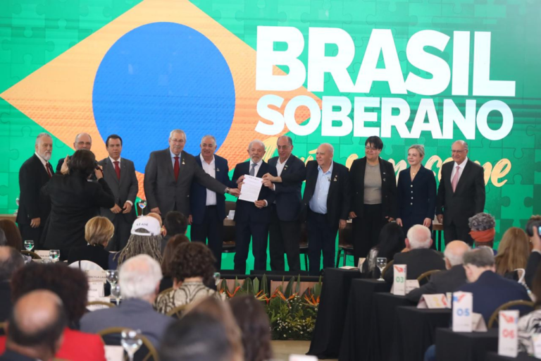 tarifaco-amplia-queda-nas-exportacoes-do-brasil-aos-eua;-entenda