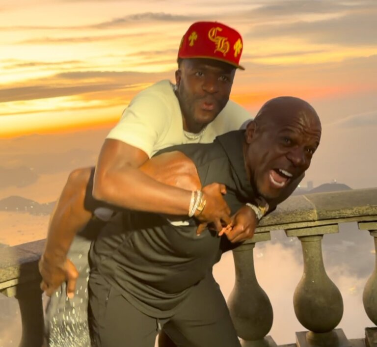 terry-crews-se-declara-ao-brasil-apos-encontro-com-vini-jr.-no-cristo-redentor