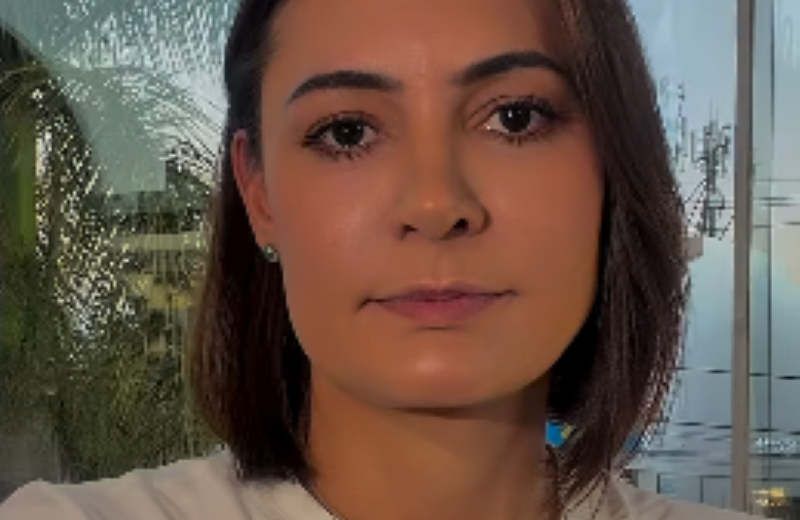 michelle-responde-flavio-bolsonaro-e-aceita-pedido-de-desculpas;-veja