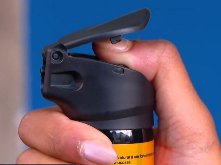 lei-que-libera-spray-de-pimenta-para-mulheres-entra-em-vigor;-veja-regras