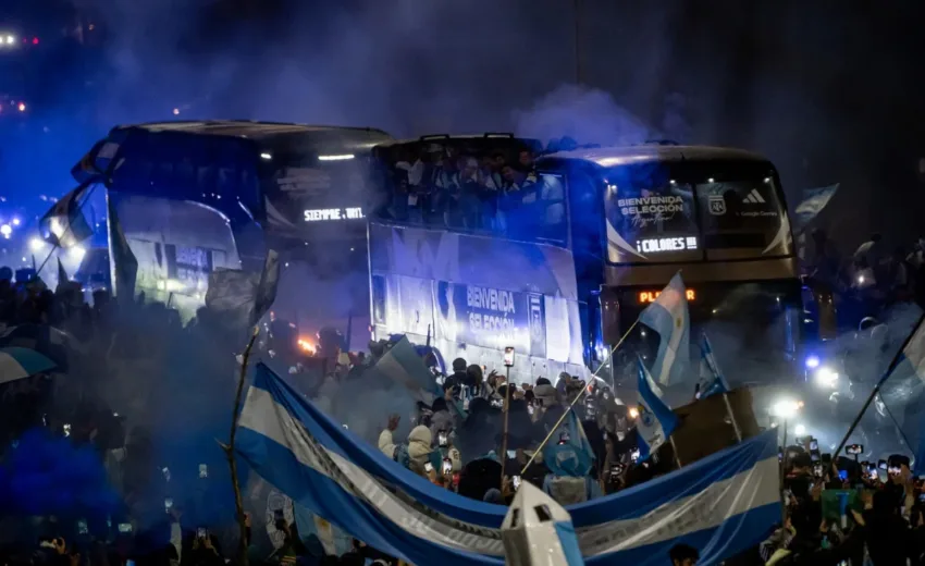 torcedores-da-argentina-convocam-ato-no-obelisco-e-pedem-repeticao-da-final-contra-a-espanha