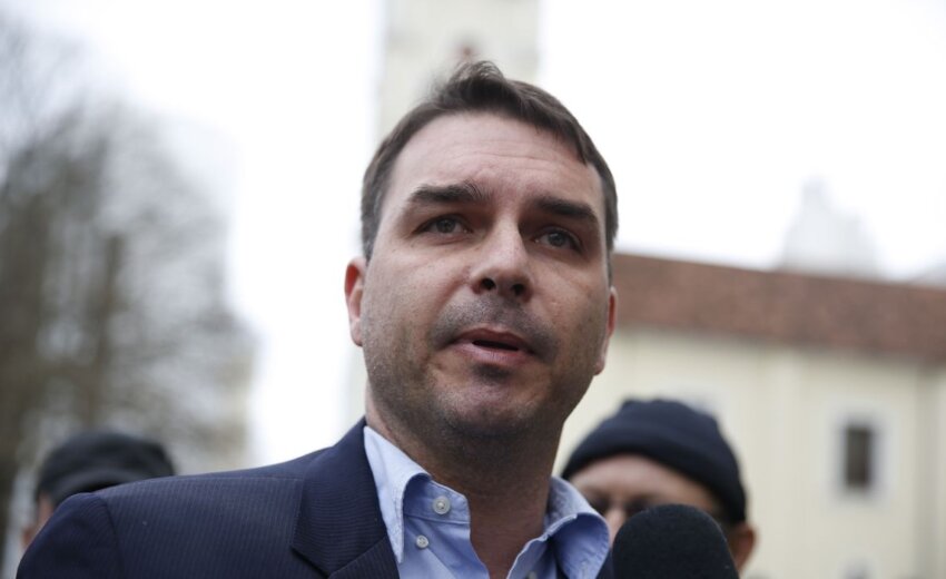 dono-de-empresa-que-pagou-r$-500-mil-a-escritorio-de-flavio-ja-foi-investigado-por-notas-falsas