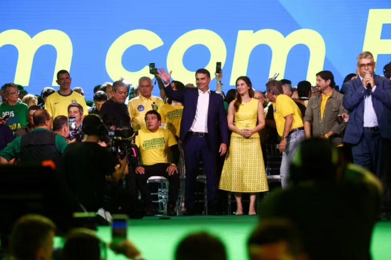 sakamoto:-video-de-ia-pode-levar-a-punicao-de-flavio-e-de-jair,-diz-especialista