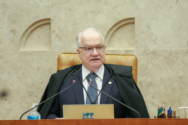fachin-reage-a-ataque-de-milei-e-condena-fala-contra-moraes