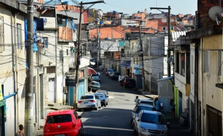 em-comunidades-do-rio,-crime-organizado-avanca-sobre-comercio-de-produtos-essenciais-e-impoe-monopolios