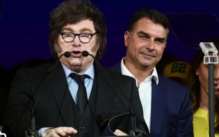 familia-anuncia-a-morte-politica-de-bolsonaro-e-pede-socorro-a-milei.-por-moises-mendes