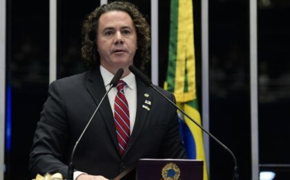 veneziano-nomeou-servidora-de-prefeitura,-filho-de-aliado-e-pastor-no-gabinete-do-senado