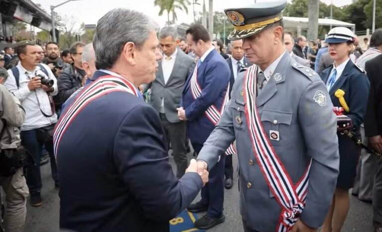 estadao-diz-que-pcc-se-infiltrou-na-pm-de-sao-paulo,-mas-consegue-nao-citar-tarcisio