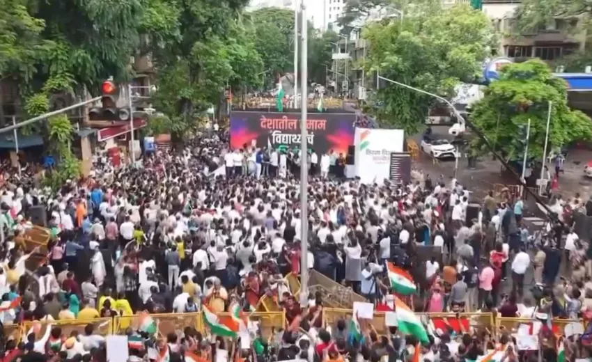 em-exames,-protestos-na-india-acabam-apos-queda-de-ministro-e-promessa-de-reforma