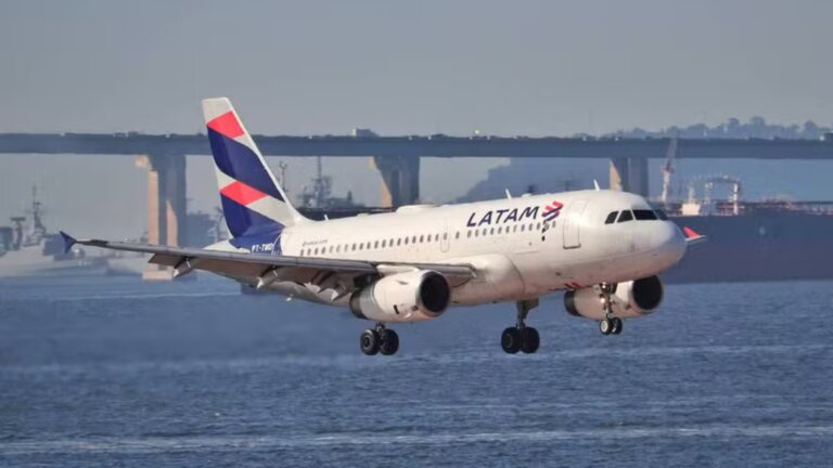 voo-brasilia-rio-da-latam-altera-rota-antes-de-pousar-no-santos-dumont-por-causa-de-operacao-policial
