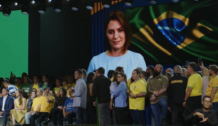 crise-e-desconfianca:-os-bastidores-da-tregua-entre-flavio-e-michelle-bolsonaro