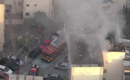 em-iraja,-incendio-atinge-predio-as-margens-da-avenida-brasil,