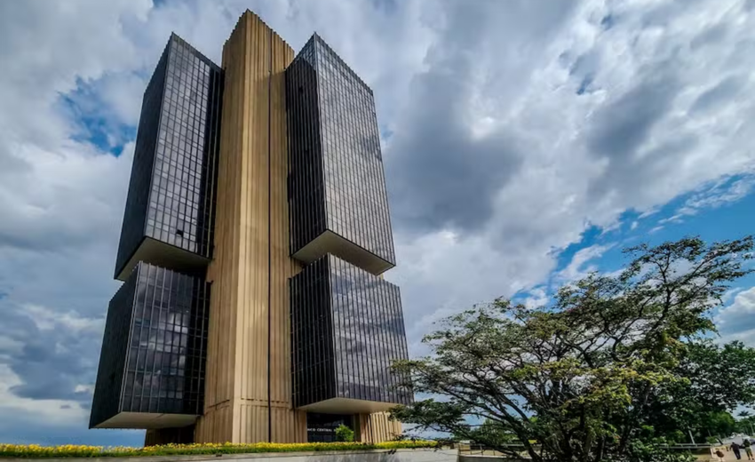 mercado-reduz-previsao-da-inflacao-pela-4a-semana-seguida,-mas-mantem-indice-acima-do-teto-da-meta