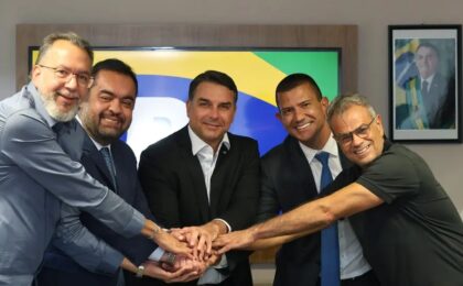 pl-e-flavio-bolsonaro-mantem-apoio-a-candidato-ao-senado-preso-por-ligacao-com-o-cv