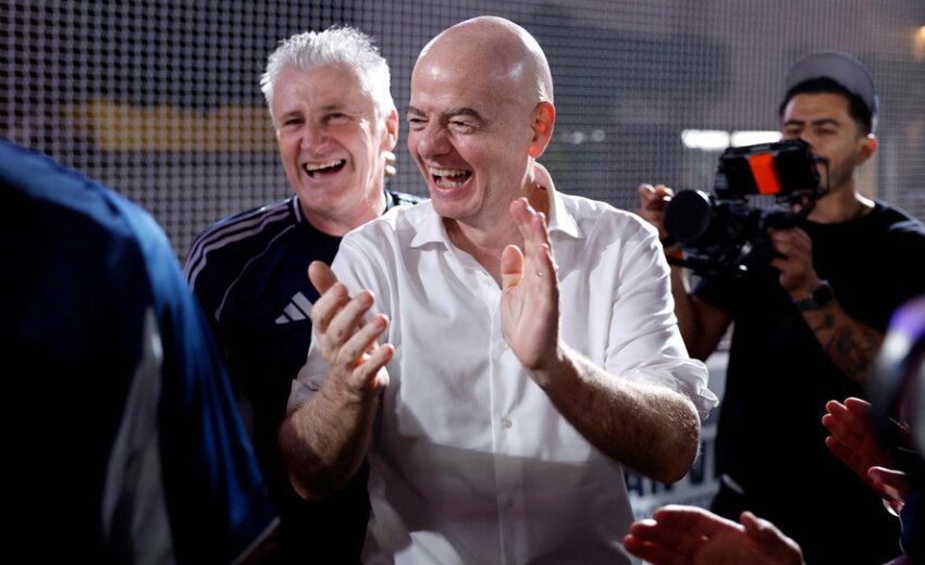 “deveriam-orar-e-meditar”,-diz-presidente-da-fifa-a-criticos-por-polemicas-na-copa