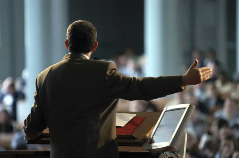 lideres-religiosos-tem-a-menor-influencia-no-voto-dos-brasileiros,-diz-datafolha