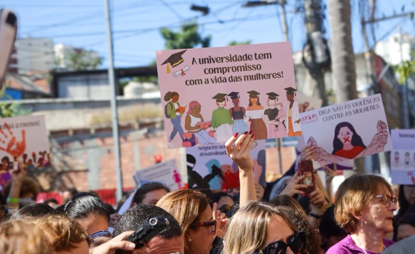 em-niteroi,-ato-contra-o-feminicidio-marca-abertura-da-reuniao-anual-da-sbpc