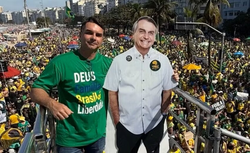 em-pausa-e-aliados-de-flavio-apostam-em-boneco,-ia-com-bolsonaro-entra