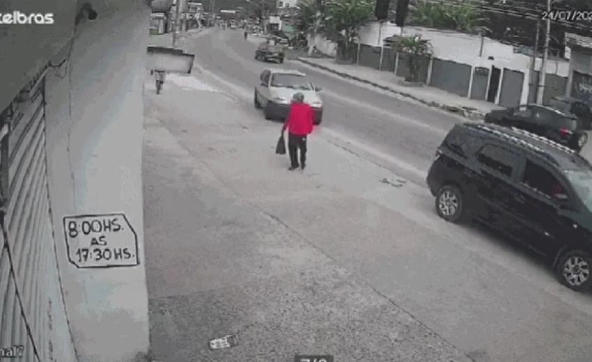 livramento:-idoso-escapa-por-centimetros-de-atropelamento-em-guaratiba;-veja