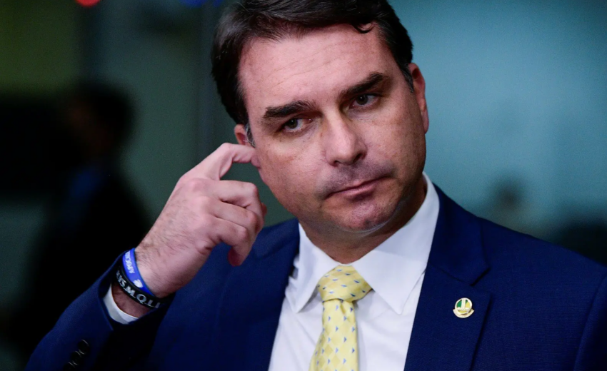 a-estrategia-de-flavio-bolsonaro-apos-ser-abandonado-pelo-centrao